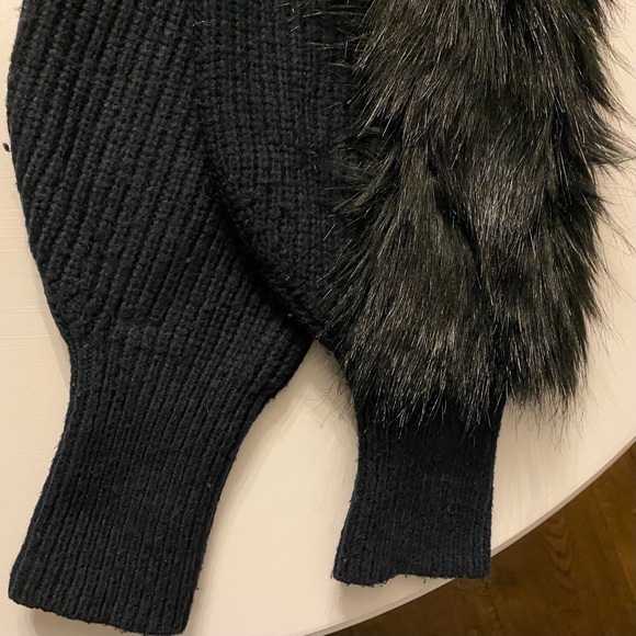 H&M Navy Knit Sweater with Black Faux Fur Sleeve - Picture 8 of 8